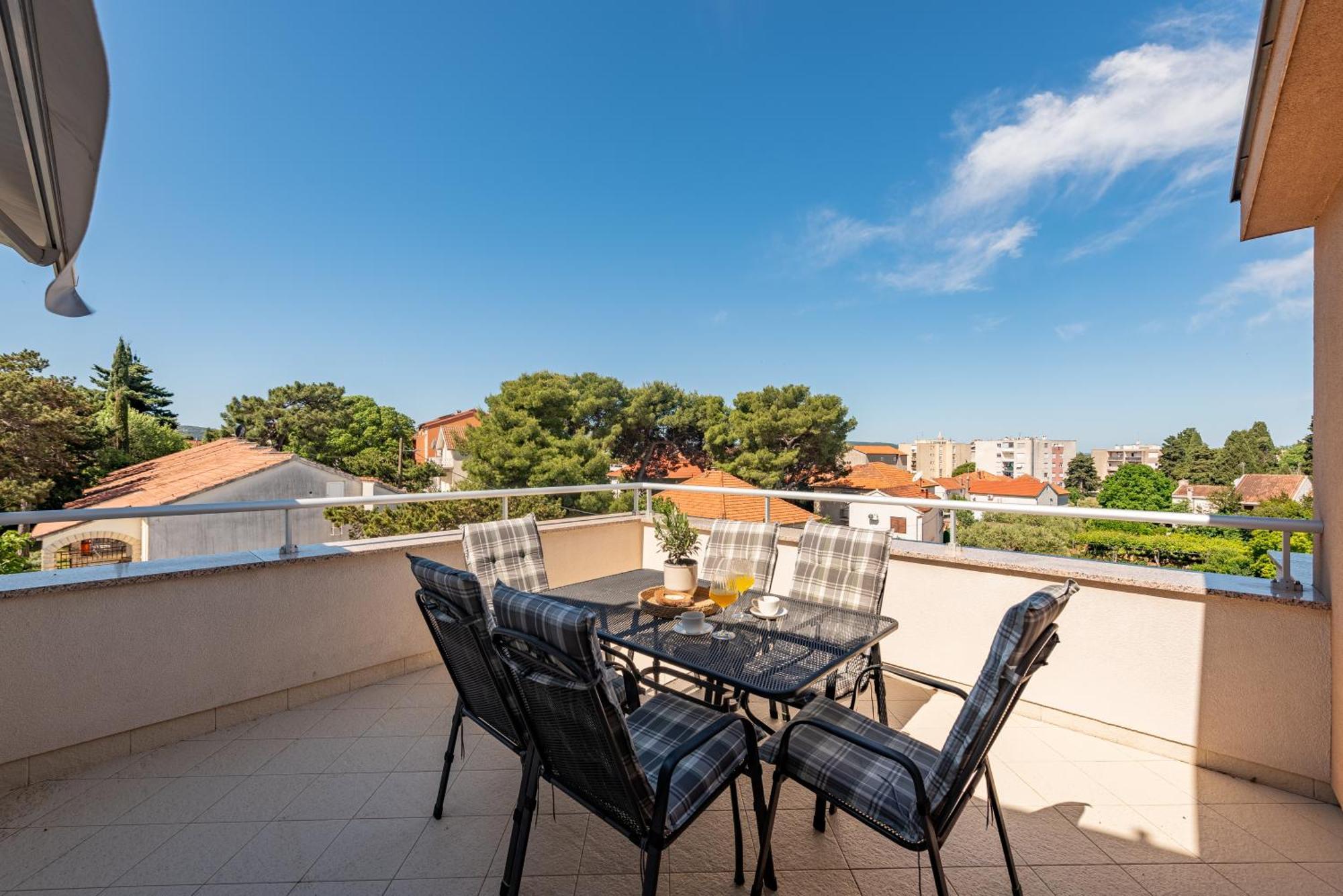 Apartments L&D Биоград на Мору Екстериор снимка