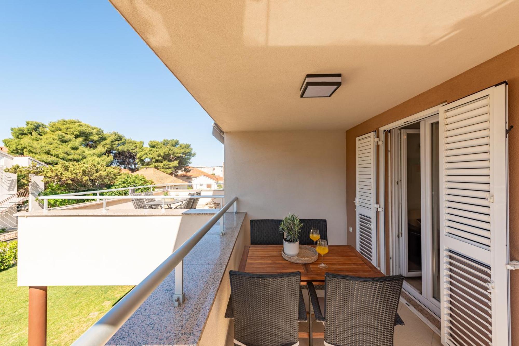 Apartments L&D Биоград на Мору Екстериор снимка