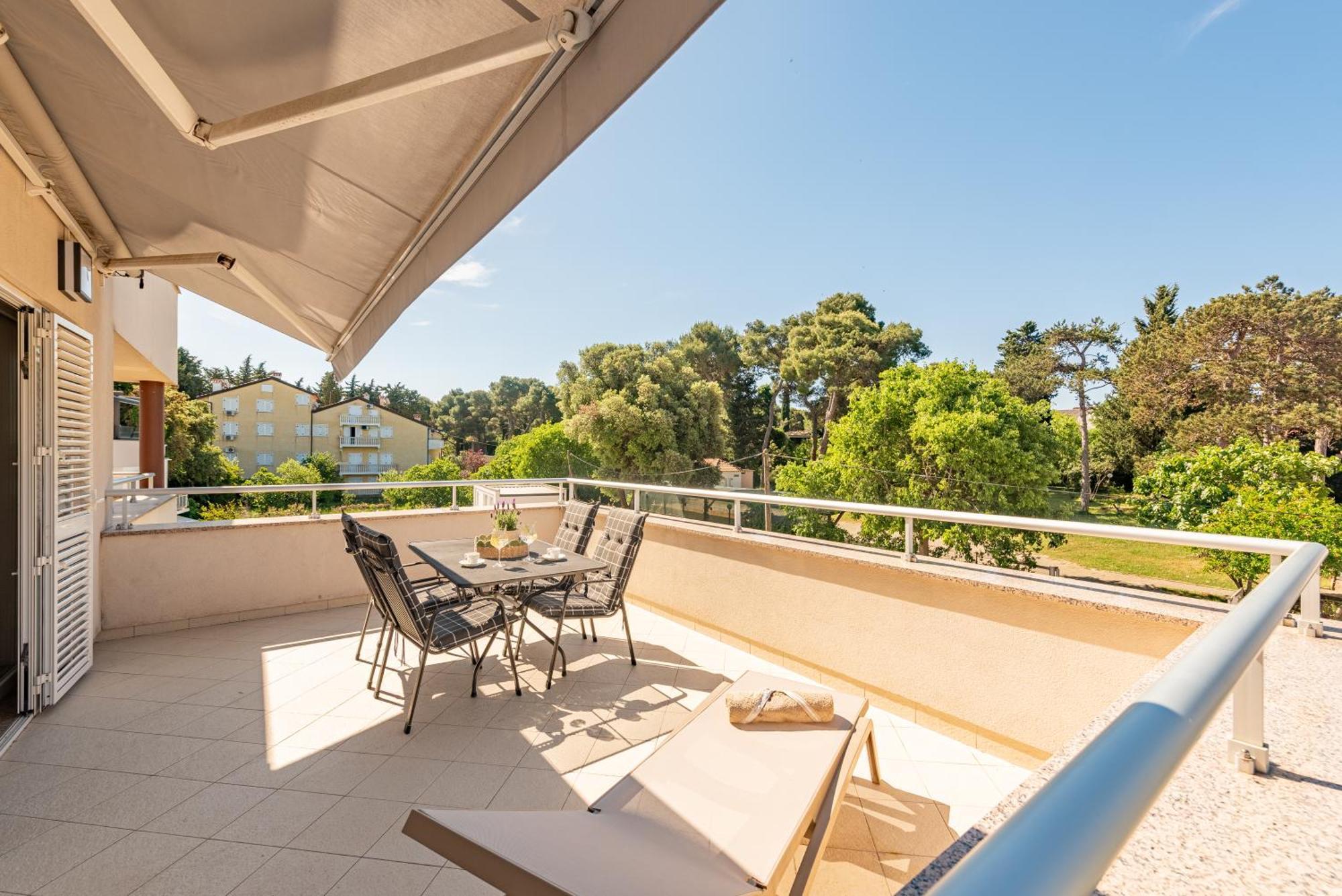 Apartments L&D Биоград на Мору Екстериор снимка
